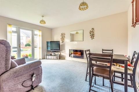 2 bedroom ground floor flat for sale, Kingfisher Court, Shrubbs Drive, PO22