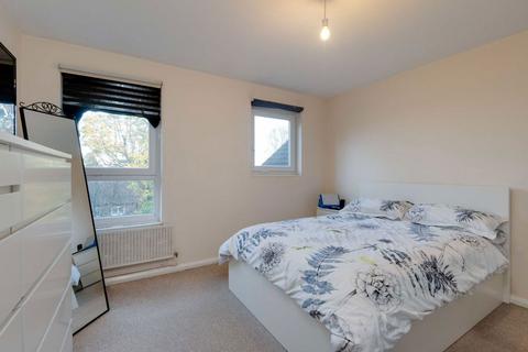 2 bedroom flat for sale, Grove Road, London W5