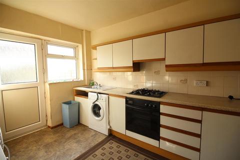 3 bedroom townhouse for sale, Stanks Gardens, Leeds LS14