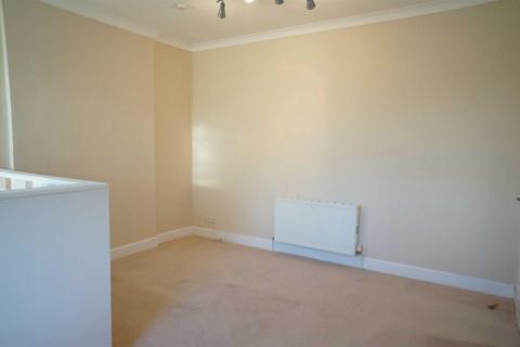 2 bedroom flat to rent, Arnewood Road, Bournemouth