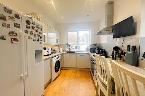 4 bedroom terraced house for sale, Queens Road, Hampshire PO2