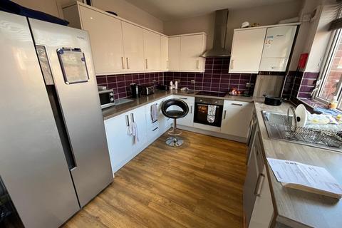 1 bedroom in a house share to rent, Morley, Leeds LS27