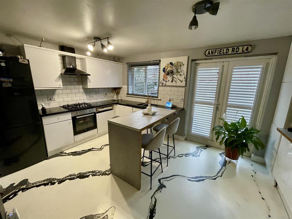 Kitchen/Dining Room