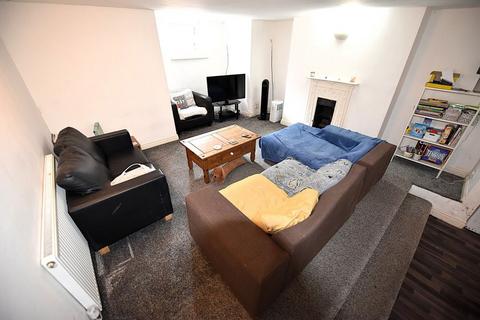 6 bedroom house to rent, Headingley Avenue