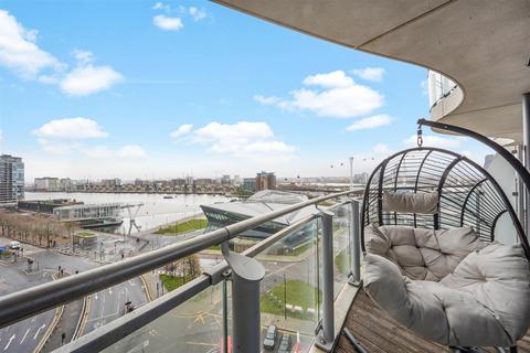 1 bedroom apartment to rent, Hoola Apartments, Royal Victoria Dock, E16