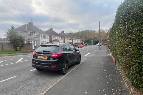 3 bedroom semi-detached house to rent, WEDNESBURY, WS10