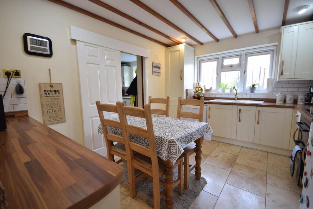 Kitchen   Breakfast room