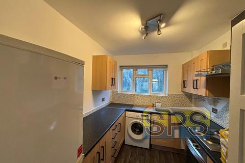 2 bedroom flat to rent, Wain Drive, Stoke-on-Trent ST4