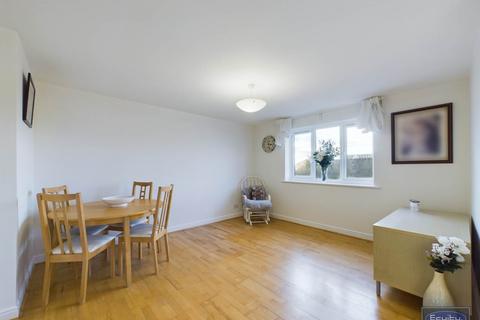 2 bedroom flat to rent, Harlinger Street , Woolwich , London