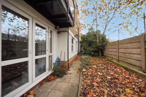 2 bedroom flat for sale, Wellington Road, Forest Gate, E7