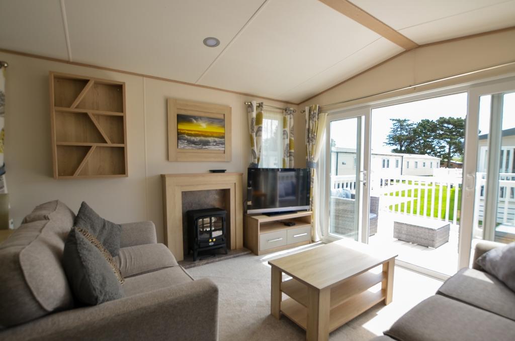 To Book A Viewing Call TPS Lostwithiel on 01208 87