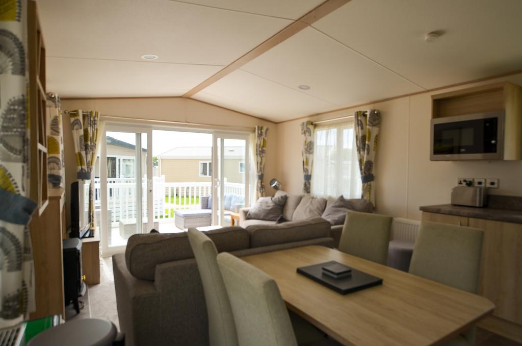 To Book A Viewing Call TPS Lostwithiel on 01208 87