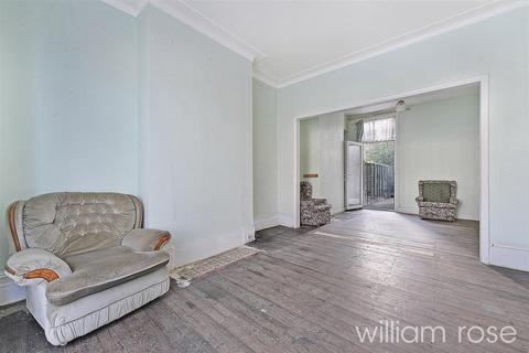 3 bedroom terraced house for sale, Manor Road, London E10