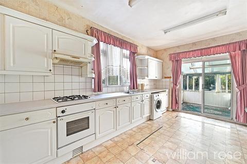 3 bedroom terraced house for sale, Manor Road, London E10