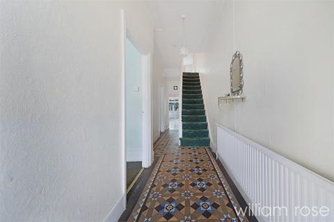 3 bedroom terraced house for sale, Manor Road, London E10