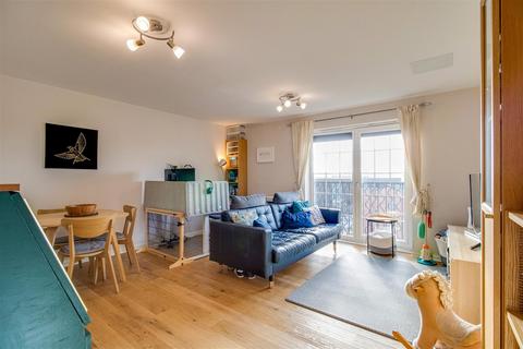 2 bedroom flat for sale, St. Christophers Walk, Wakefield WF1