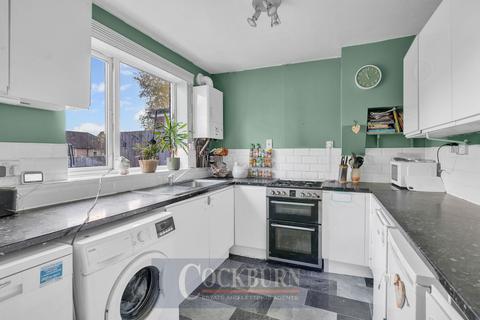 3 bedroom end of terrace house for sale, Framlingham Crescent, Mottingham, SE9