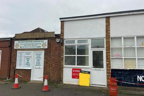 Property to rent, The Service Road, Herts EN6