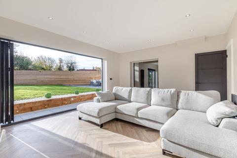 9 Blackbrook Avenue, Hawarden, Deeside, CH5 3HJ
