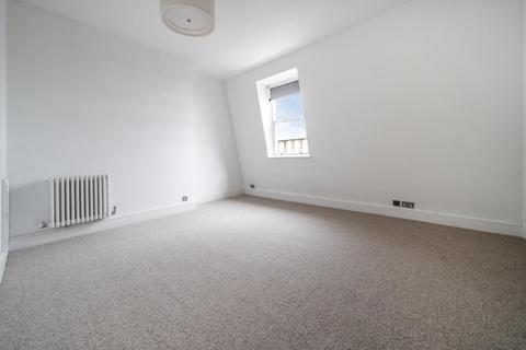 3 bedroom maisonette to rent, Kings Gardens, Hove BN3