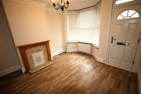 2 bedroom terraced house to rent, Leavesden Road, Watford WD24