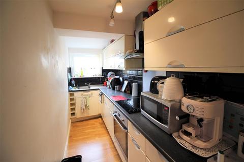 1 bedroom maisonette to rent, Commercial Road,