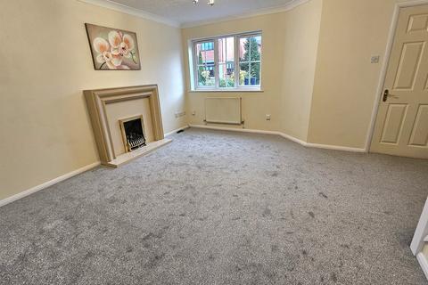 3 bedroom detached house to rent, Farne Avenue, WR5