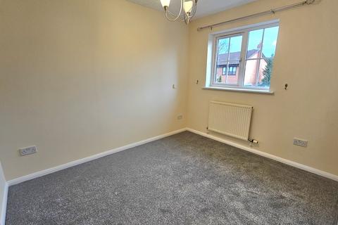 3 bedroom detached house to rent, Farne Avenue, WR5