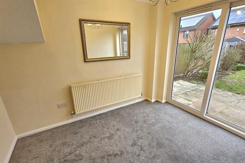 3 bedroom detached house to rent, Farne Avenue, WR5