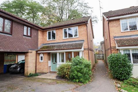 4 bedroom terraced house for sale, Wynne Gardens, Church Crookham GU52