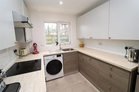 4 bedroom terraced house for sale, Wynne Gardens, Church Crookham GU52