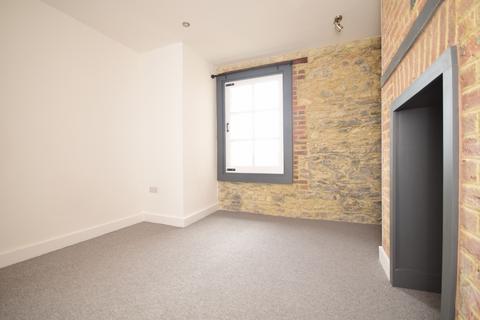 1 bedroom flat to rent, Union Street Ryde PO33