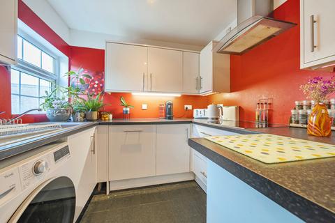183a Elgar Road, Reading, RG2 0DH