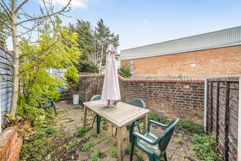 183a Elgar Road, Reading, RG2 0DH