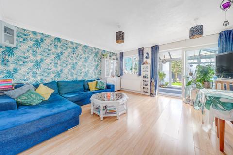 14 Acorn Close, Selsey, Chichester, PO20 9HL