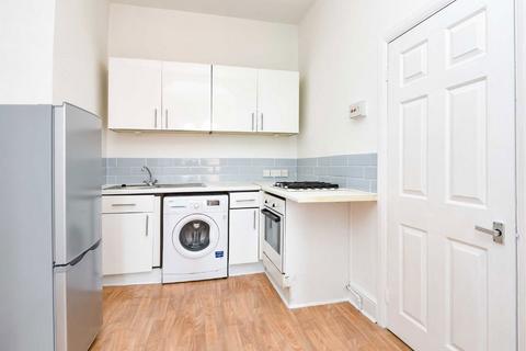 1 bedroom flat for sale, Garratt Lane, London SW18