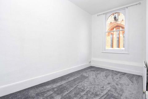 1 bedroom flat for sale, Garratt Lane, London SW18