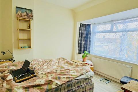 17 Westbury Avenue, Southall, UB1 2UY