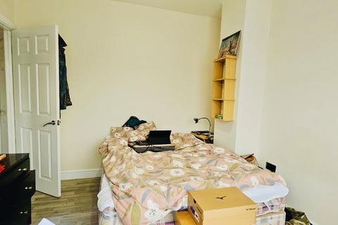 17 Westbury Avenue, Southall, UB1 2UY