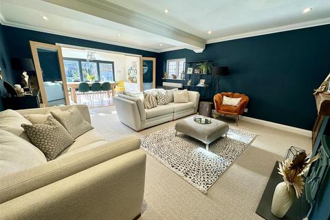 31b Rayleigh Road, Hutton, Brentwood, CM13 1AB