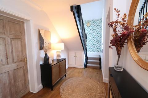 31b Rayleigh Road, Hutton, Brentwood, CM13 1AB
