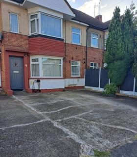 3 bedroom flat to rent, Stratford Road, Hayes, Greater London, UB4