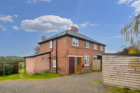 3 bedroom semi-detached house to rent, Hereford HR4