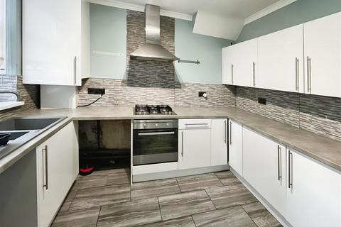 2 bedroom house for sale, Richmond Road, South Shields