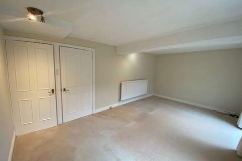 3 bedroom townhouse to rent, Curzon Mews, Ws, SK9 5JN