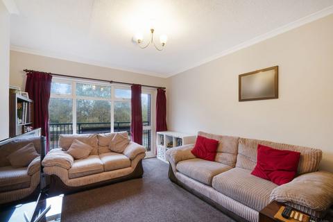 304b Alexandra Avenue, Harrow, HA2 9DA