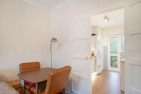 304b Alexandra Avenue, Harrow, HA2 9DA
