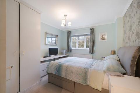 304b Alexandra Avenue, Harrow, HA2 9DA