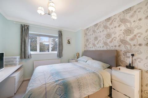 304b Alexandra Avenue, Harrow, HA2 9DA