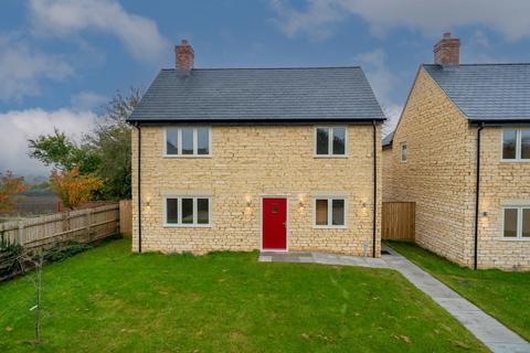 4 bedroom detached house for sale, High Street, Yardley Gobion, Northamptonshire NN12